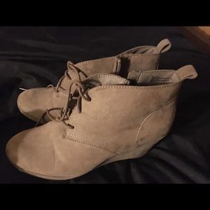 Heel little booties